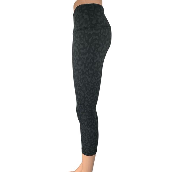 Lululemon In Movement Gray Camo Camouflage Mid Rise Crop Tight Leggings Pants 4 - Picture 2 of 4